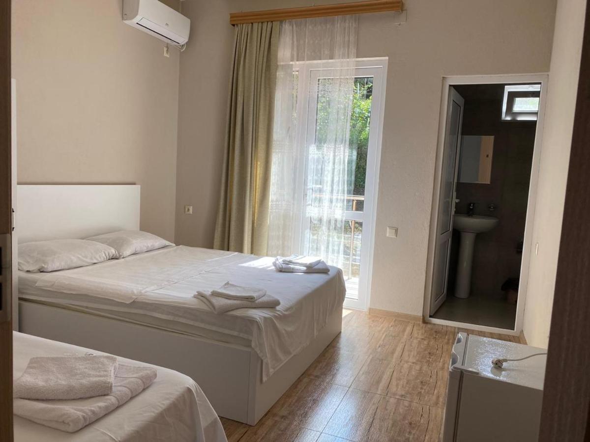 Nira Hotel Гоніо Екстер'єр фото